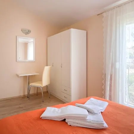 Appartamento In Porec/istrien 9902